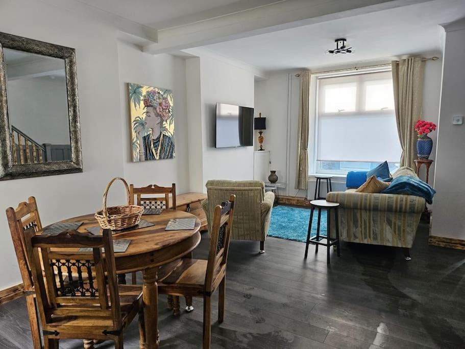 Jubilee Jem Villa Aberaman Екстериор снимка